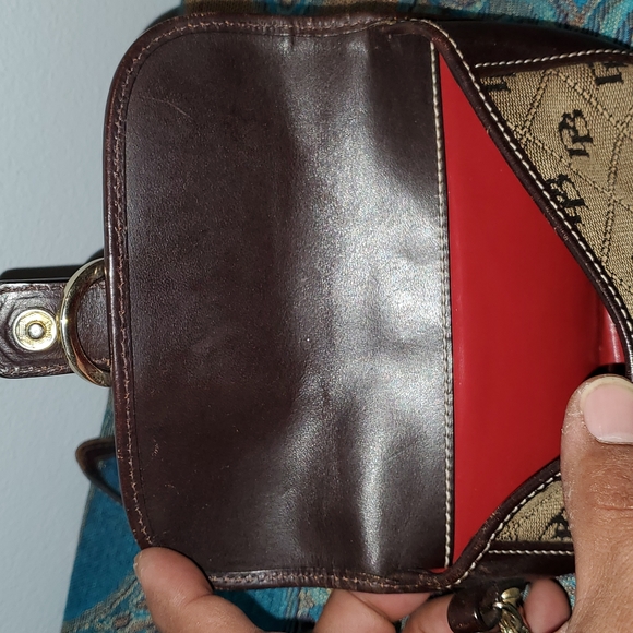 Dooney & Bourke - Picture 6 of 7